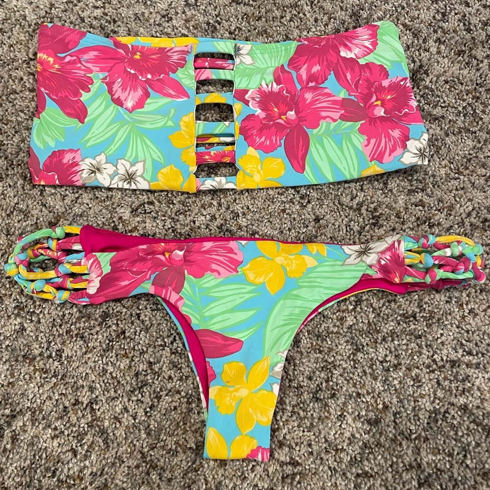 Maui Girl swim